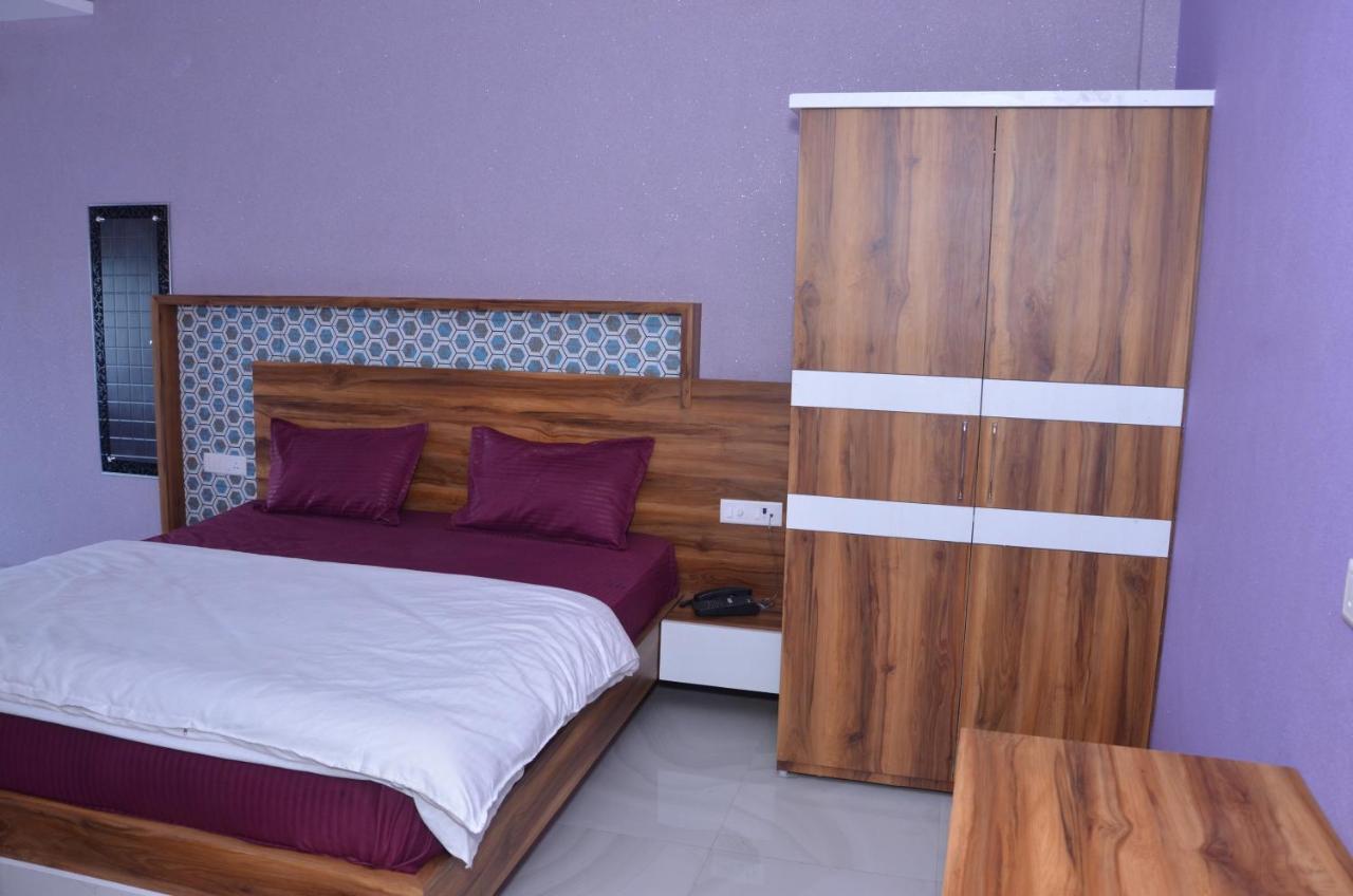 Hotel Blue Bell Raiwala Екстер'єр фото