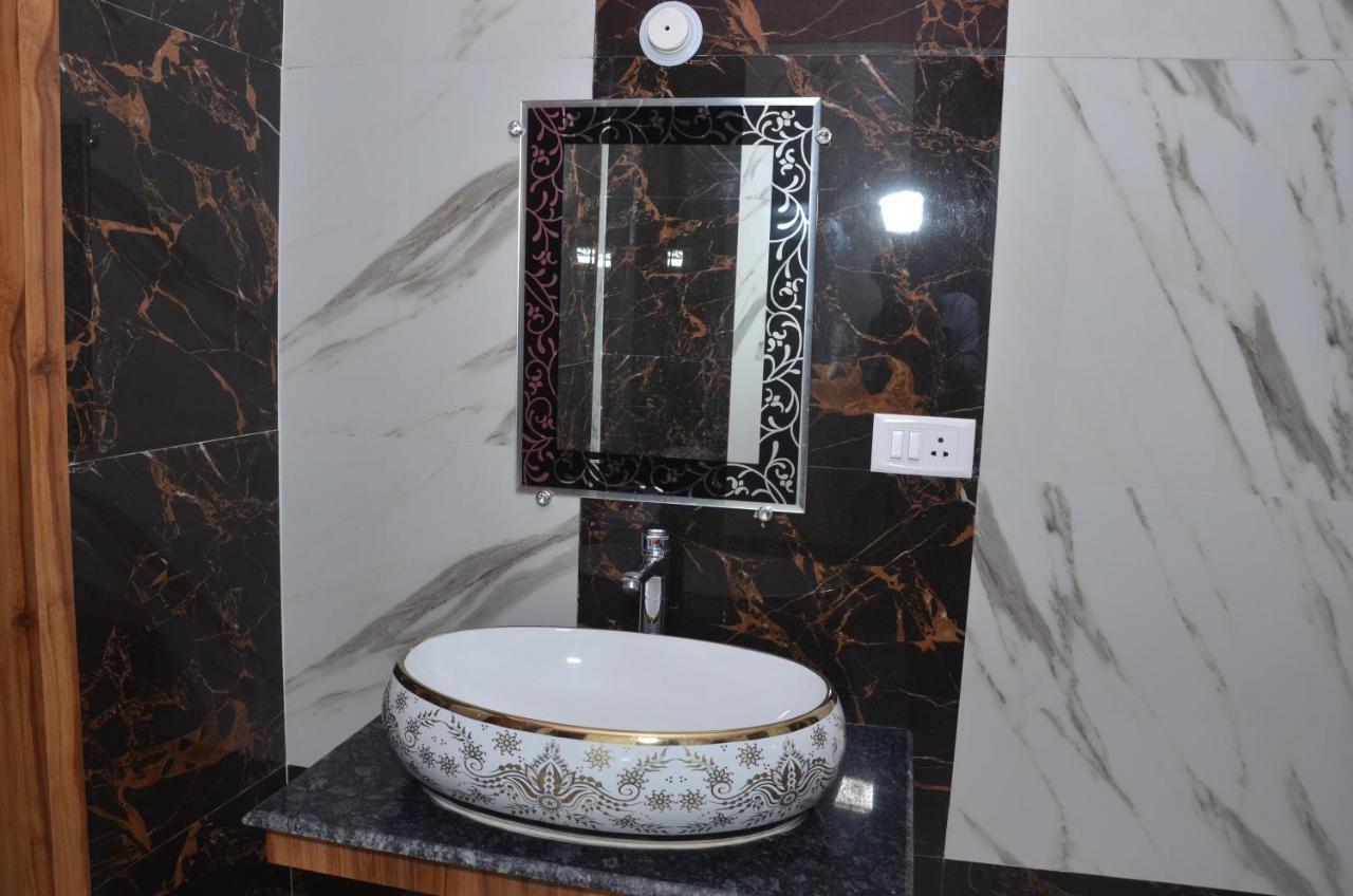Hotel Blue Bell Raiwala Екстер'єр фото