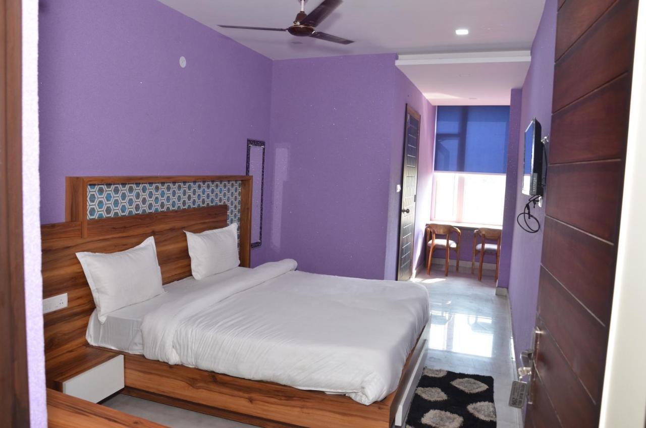 Hotel Blue Bell Raiwala Екстер'єр фото